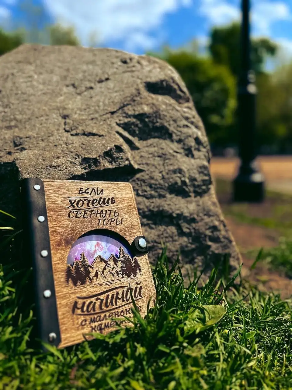 Ежедневники кожаные с гравировкой и индивидуальным дизайном - Канцелярские товары (Барахолка) в Владивосток