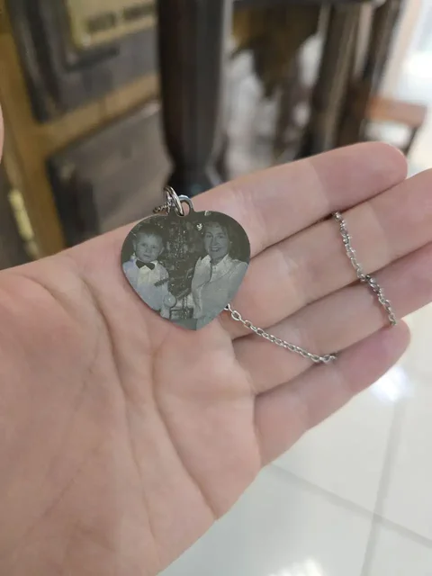 Фотогравировка на жетонах из ювелирной стали - частное объявление в Владивосток