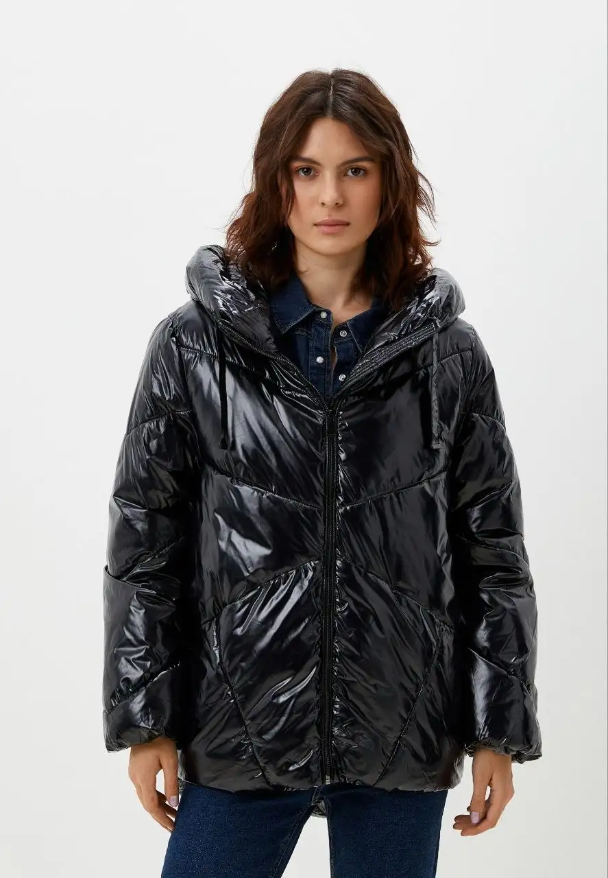 Продам женскую куртку черную глянцевую XL - Верхняя одежда (Одежда) в Владивосток