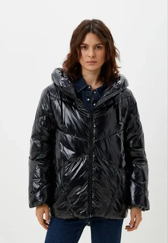 Продам женскую куртку черную глянцевую XL - Для беременных в Владивосток