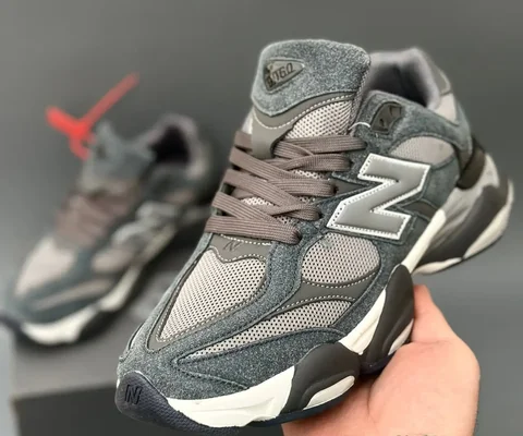 Новые детские ботинки 25.5 см - Переноски и рюкзаки в Владивосток