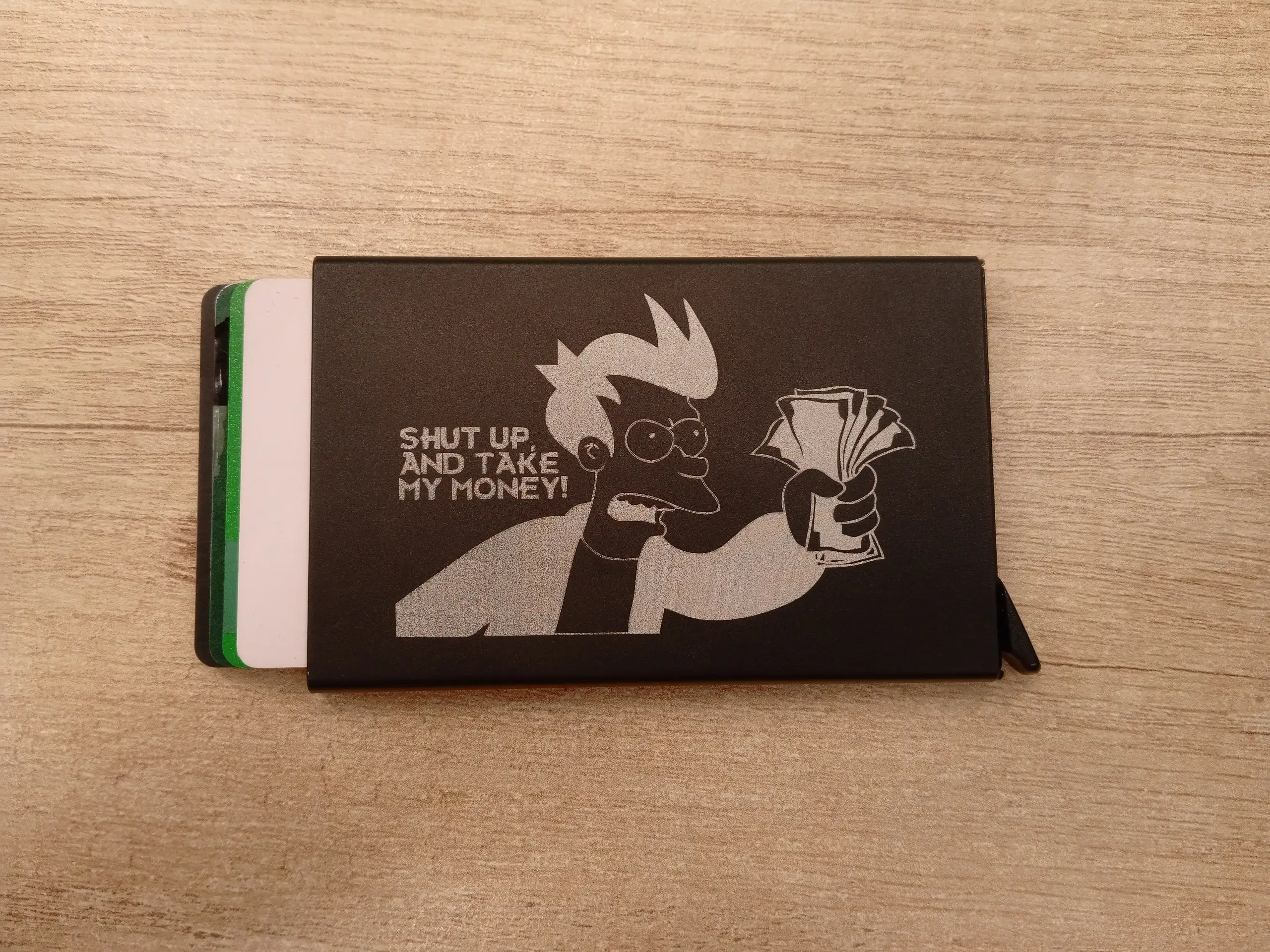 Металлический картхолдер с гравировкой - Аксессуары (Барахолка) в Владивосток