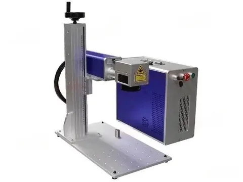 Продам лазерный гравёр профессионального типа - Лазерный гравёр в Владивосток