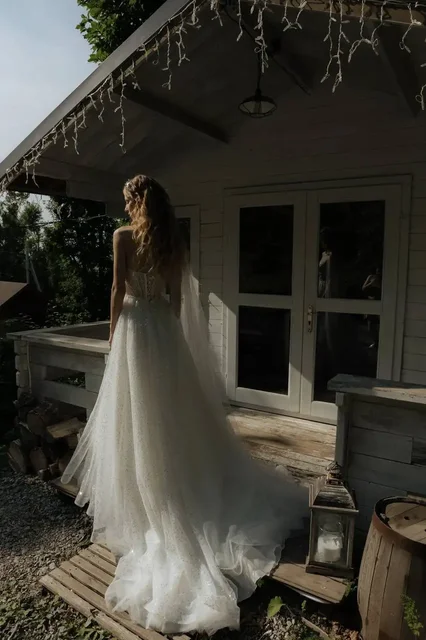 Свадебное платье, размер 40-42, б/у - Обувь и аксессуары в Владивосток