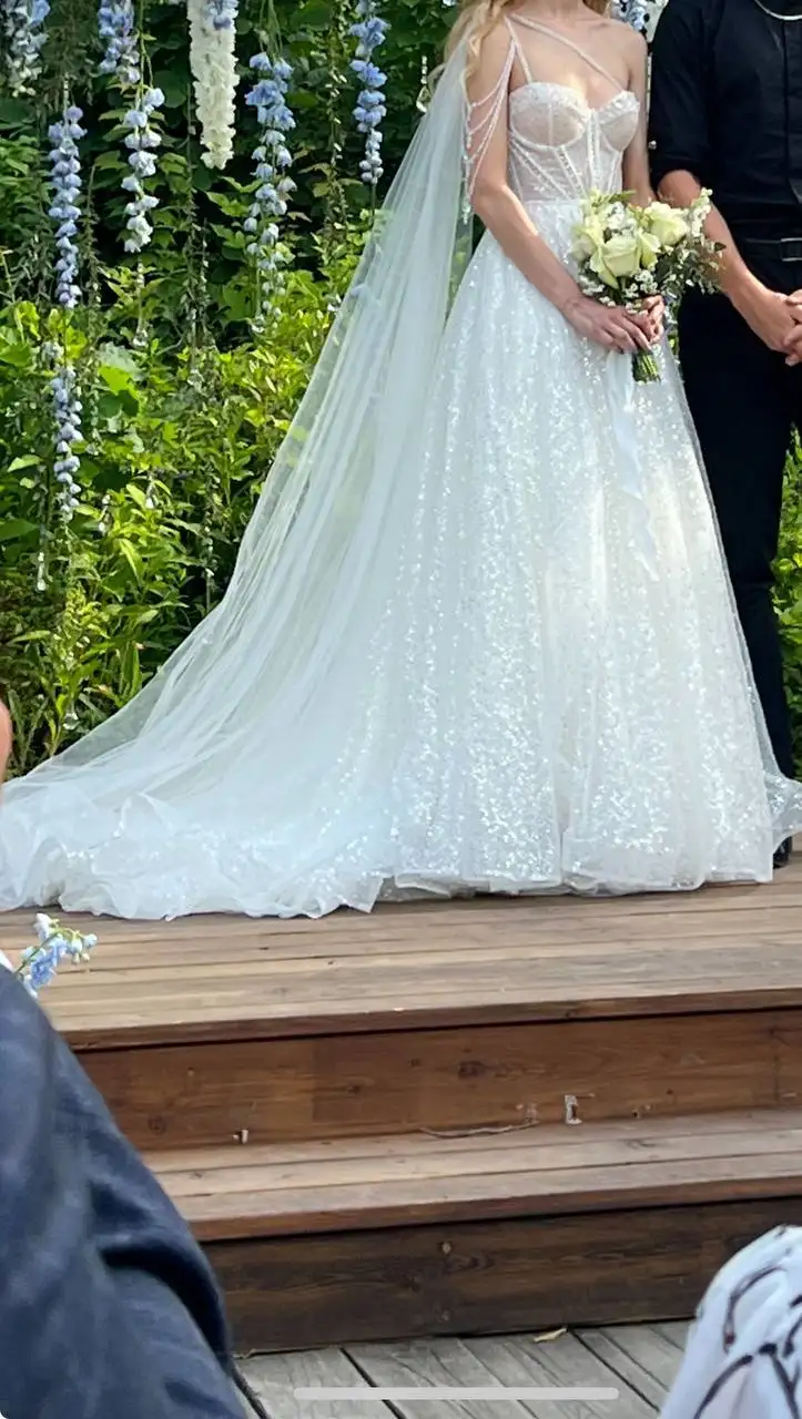 Свадебное платье, размер 40-42, б/у - Свадебные платья (Одежда) в Владивосток