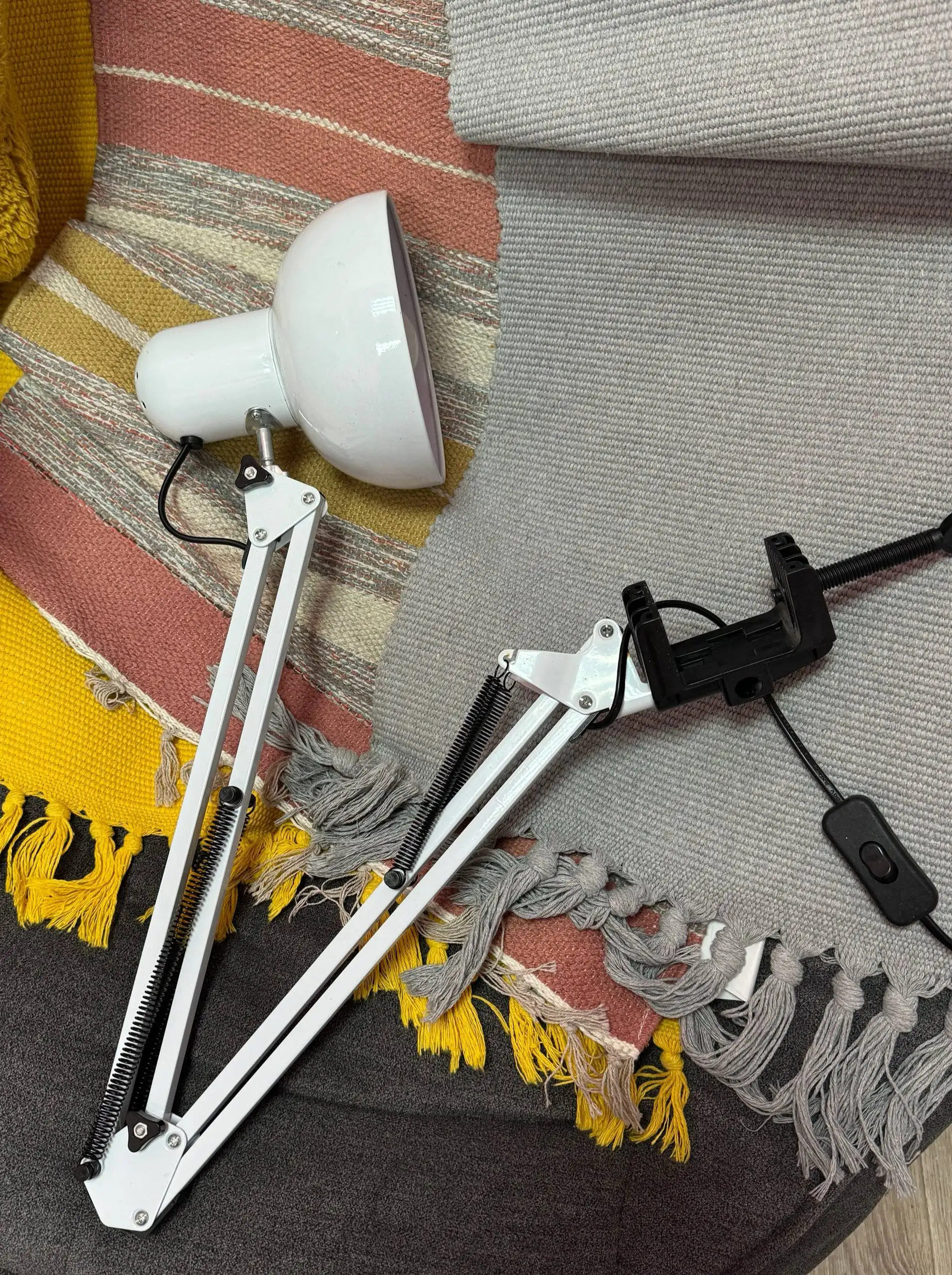 Продажа вещей: пылесос, лампы, ковры и другое - Барахолка в Владивосток