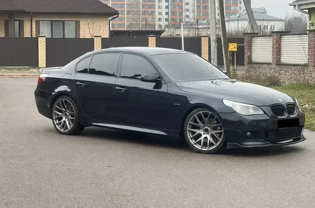 BMW E60 550i на механике - редкий атмосферный V8 - частное объявление в Тюмень