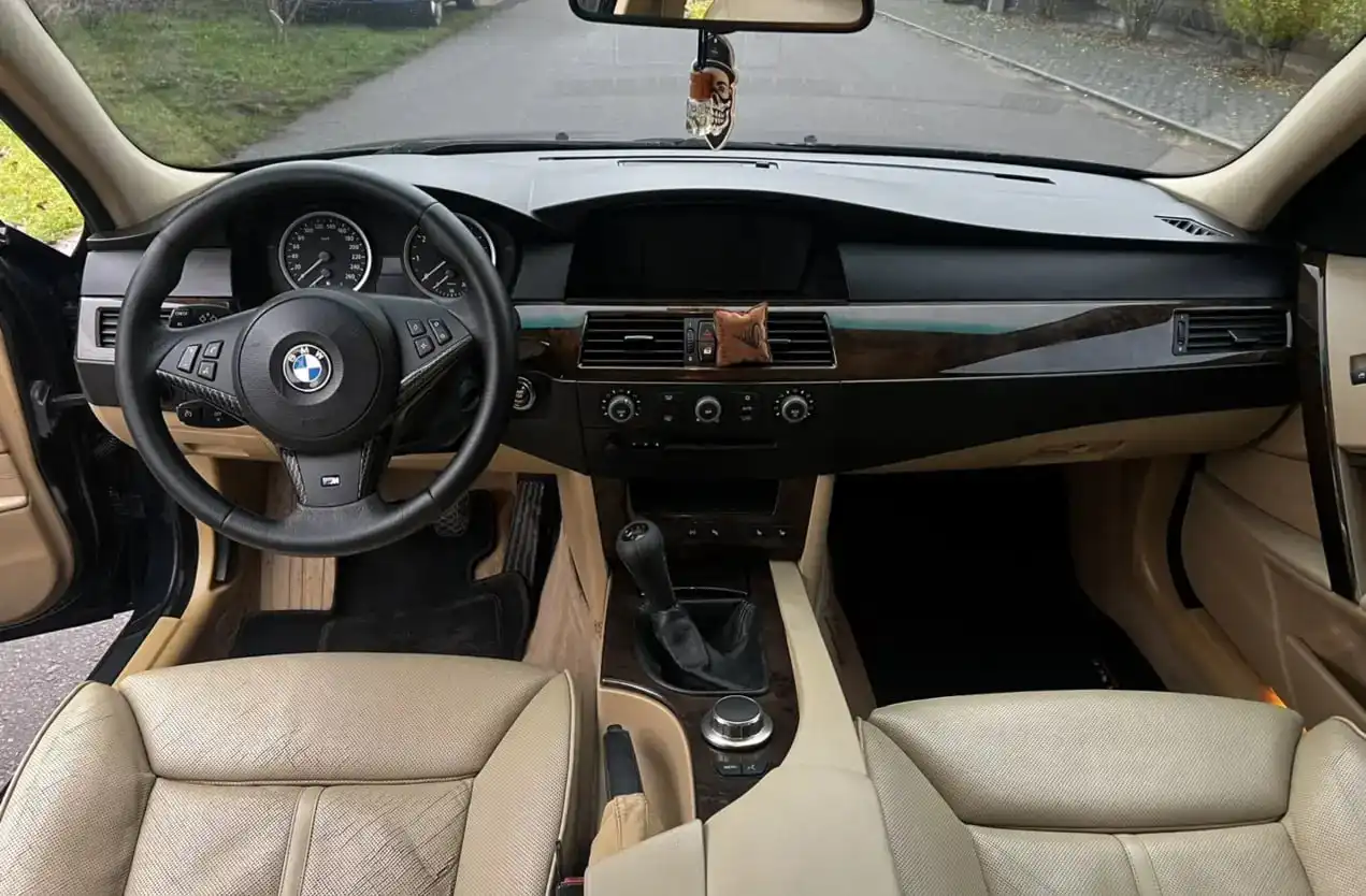 BMW E60 550i на механике - редкий атмосферный V8