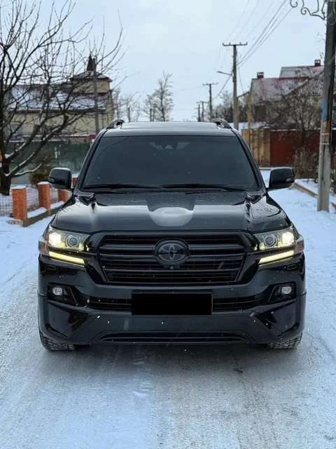 Продажа Toyota Land Cruiser 200 2017 года - Внедорожник в Тюмень