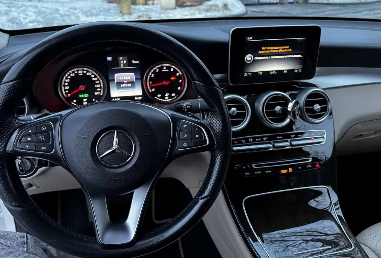 Mercedes-Benz GLC-Class 2015 бензин 2.0 - Авто в Тюмень