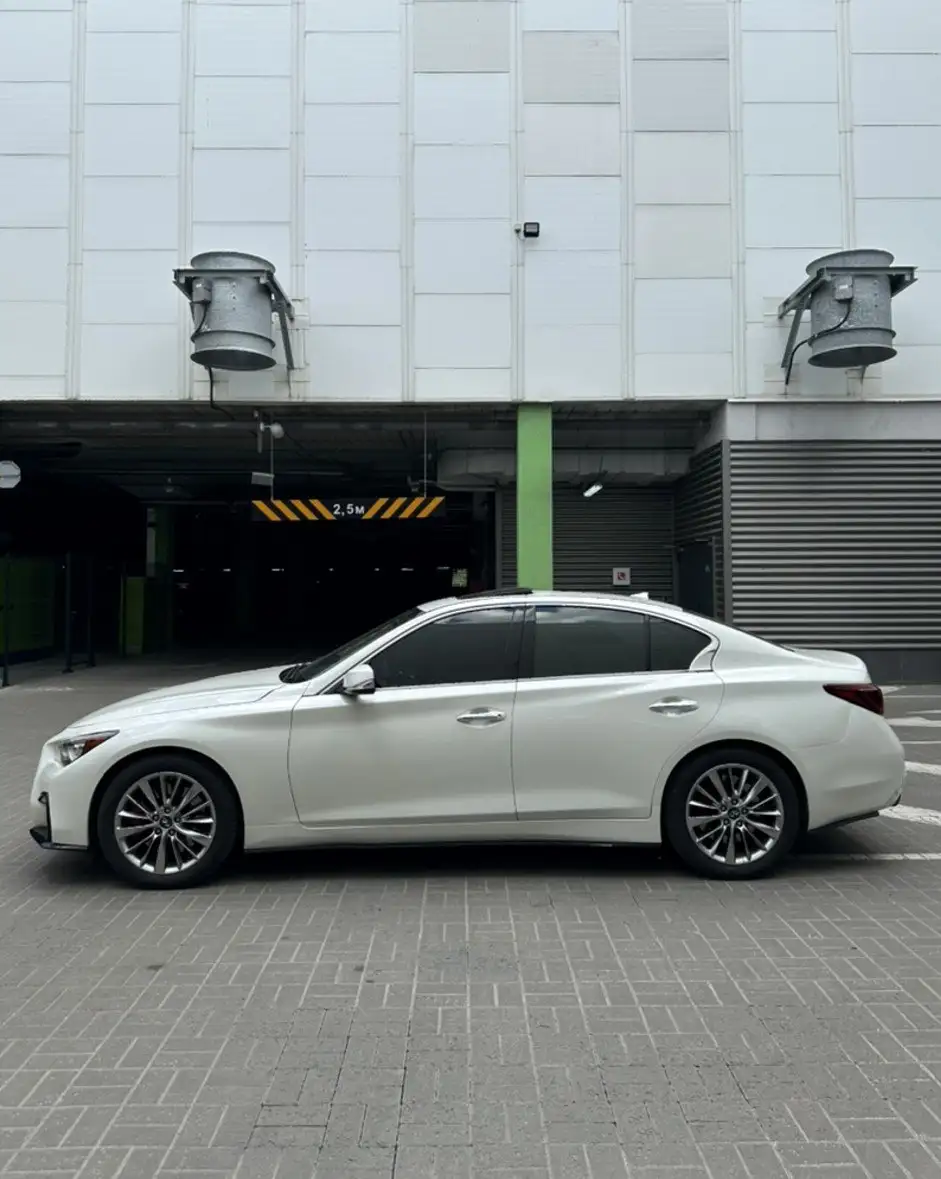 Infiniti Q50 3.0t 2017 - Авто в Тюмень