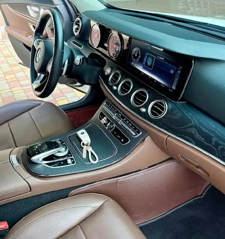 Mercedes-Benz E220d W213 2016 - Авто в Tyumen