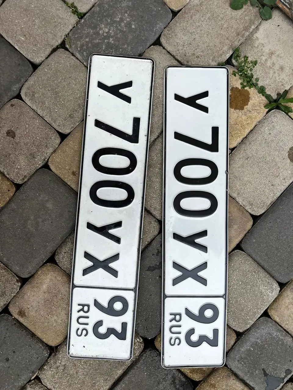 Продажа госномеров (2 шт.) - А700ВО, У700УХ93 - Номера (Госномера) в Краснодар