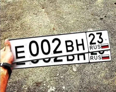Продажа госномеров (2 шт.) - Е002ВН, Е002ВН23 - Номера в Неизвестно