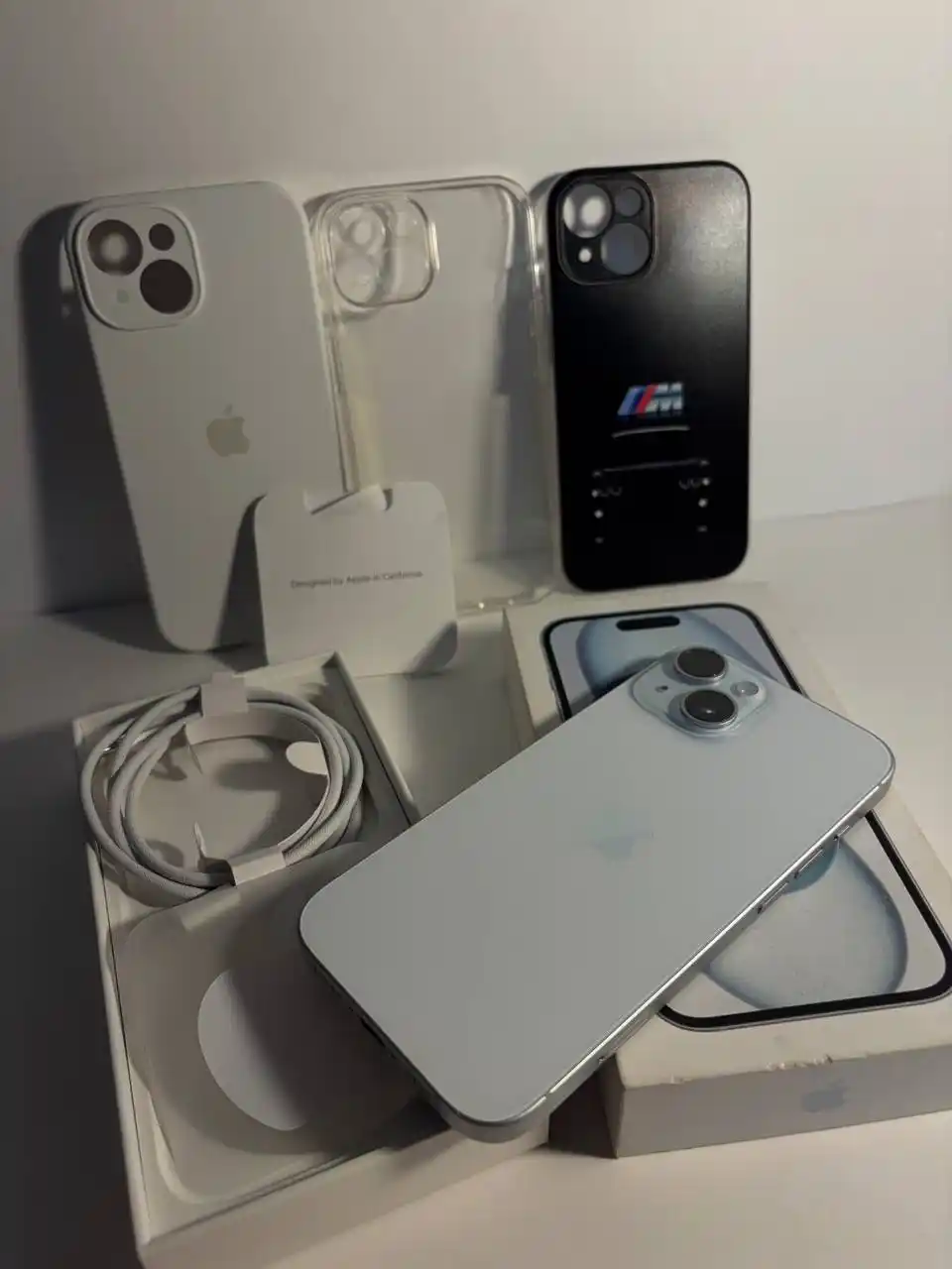 Продаю iPhone 15 голубой 128 ГБ