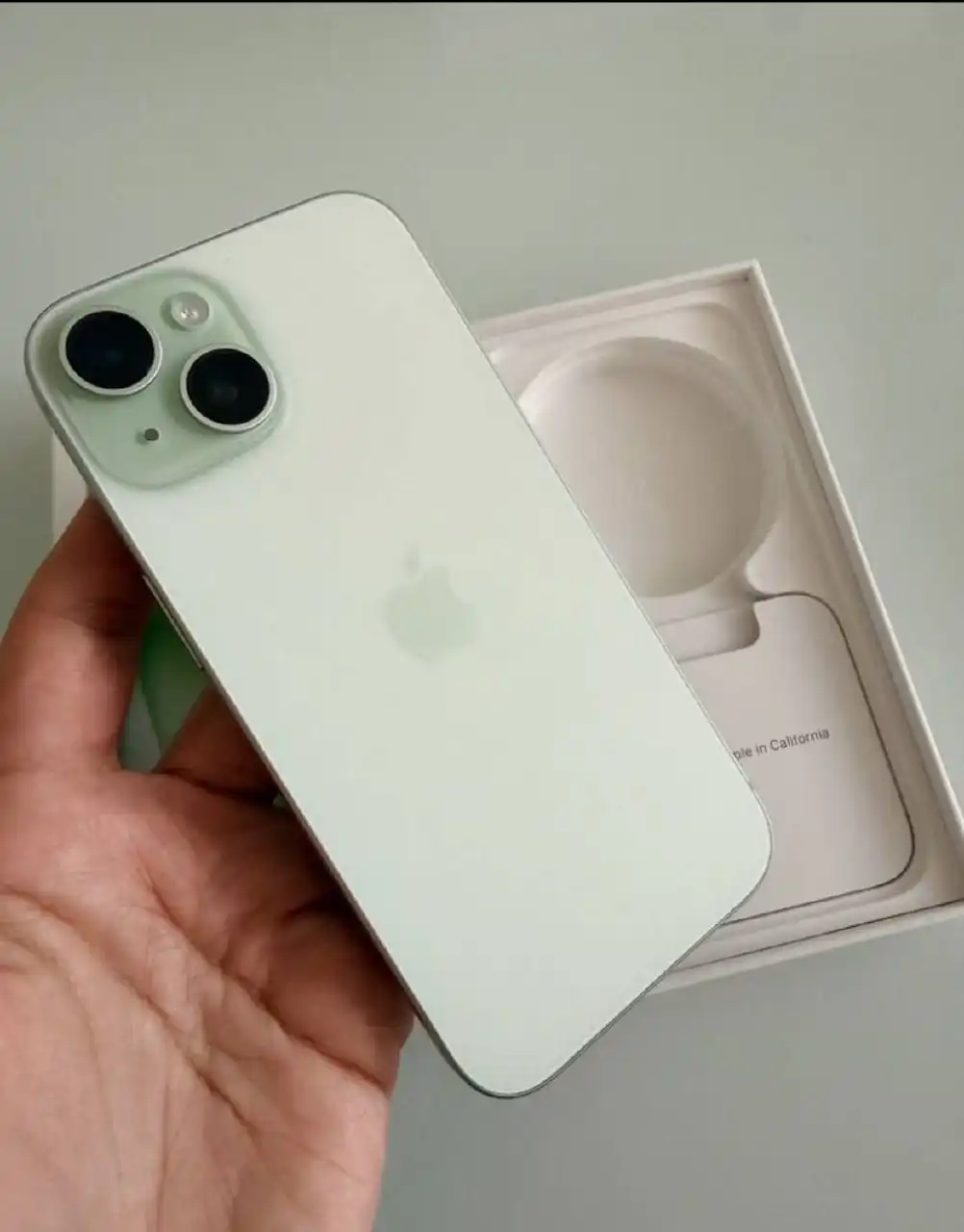 Продам IPhone 15 128