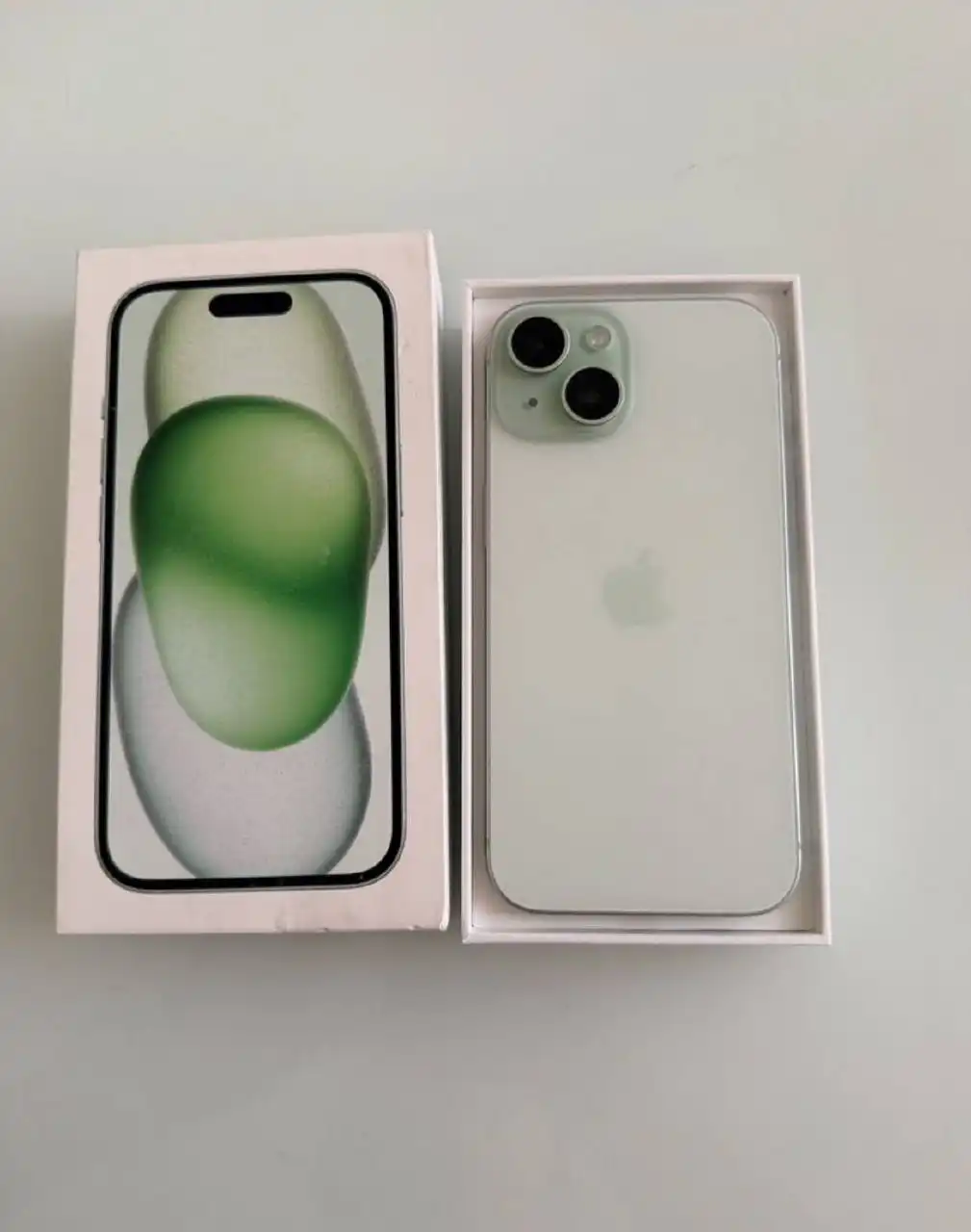 Продам IPhone 15 128