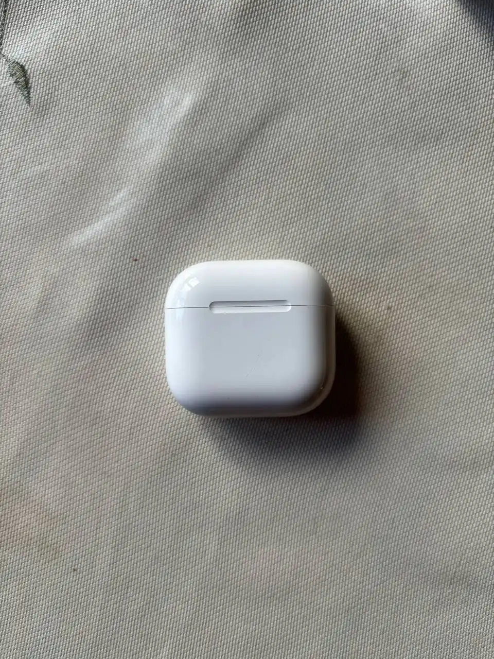 Продам AirPods 4