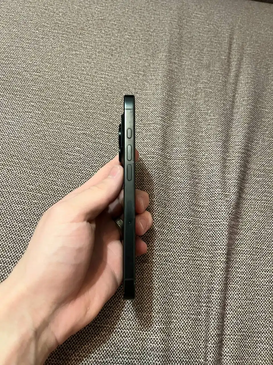 Продам айфон 16 про