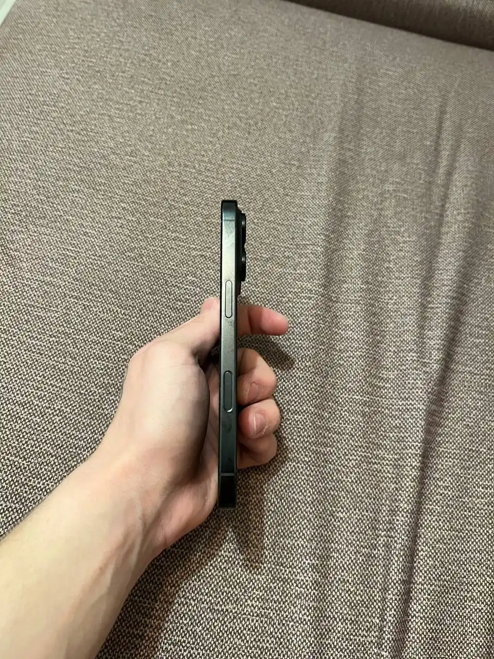 Продам айфон 16 про