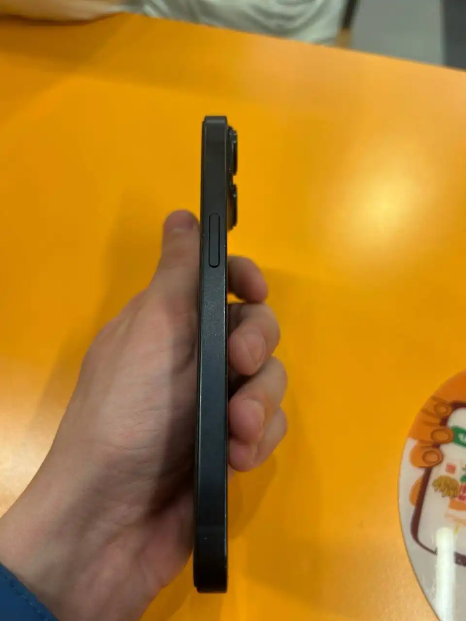 Продам iPhone 14