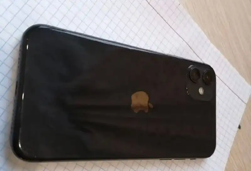 iPhone 11 black 64гб