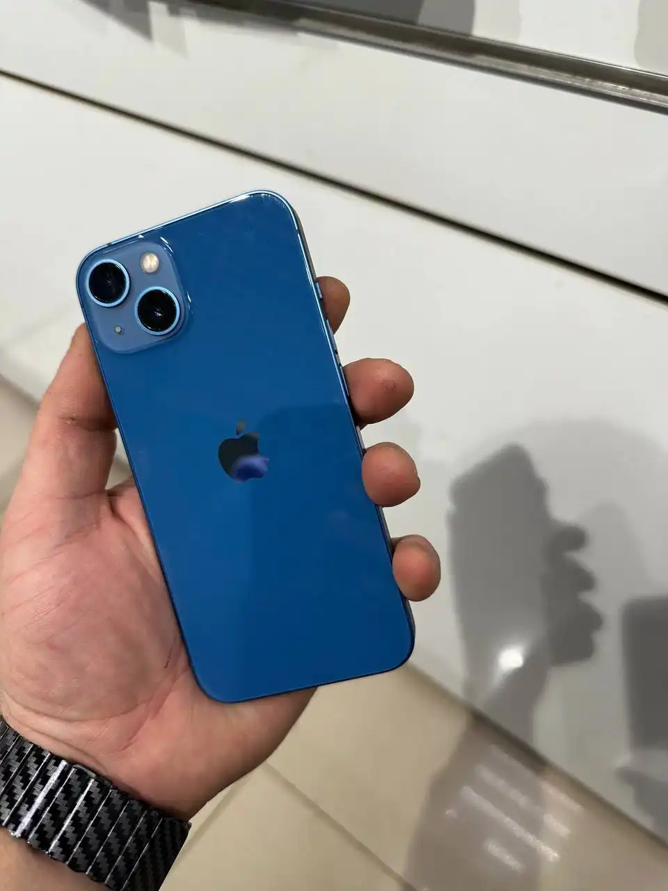 iPhone 13 с неработающим дисплеем