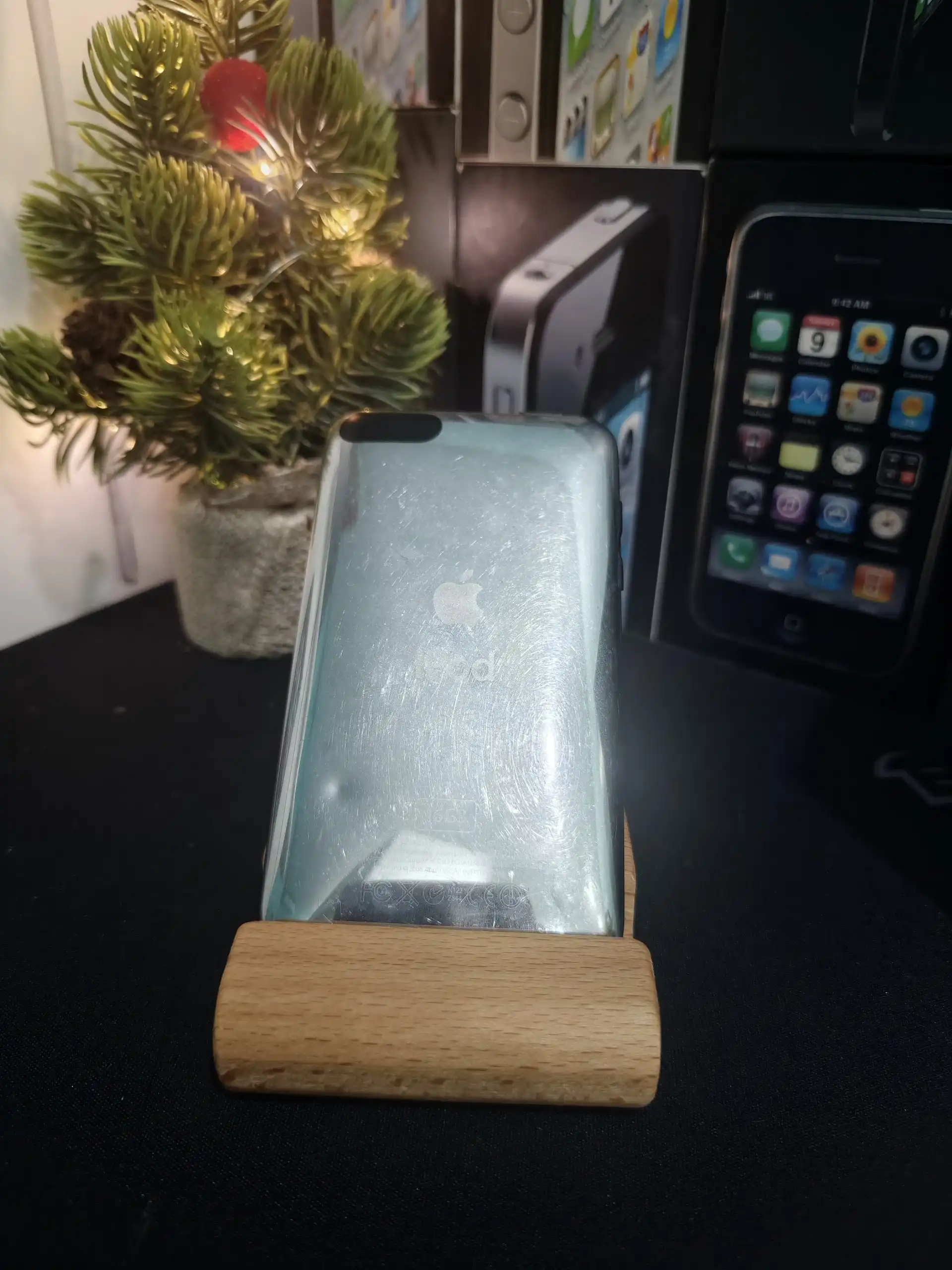 IPod touch 2 16 гб флагманский mp3 плеер 2008 года