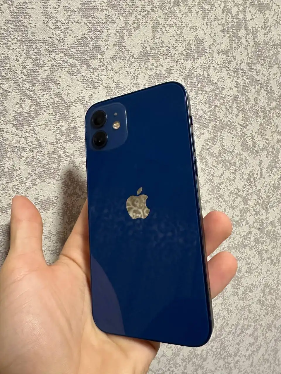 Продам iPhone 12 64GB в идеальном состоянии