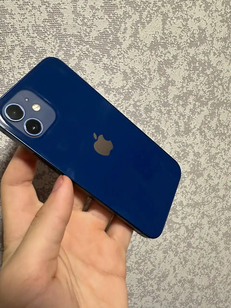 Продам iPhone 12 64GB в идеальном состоянии