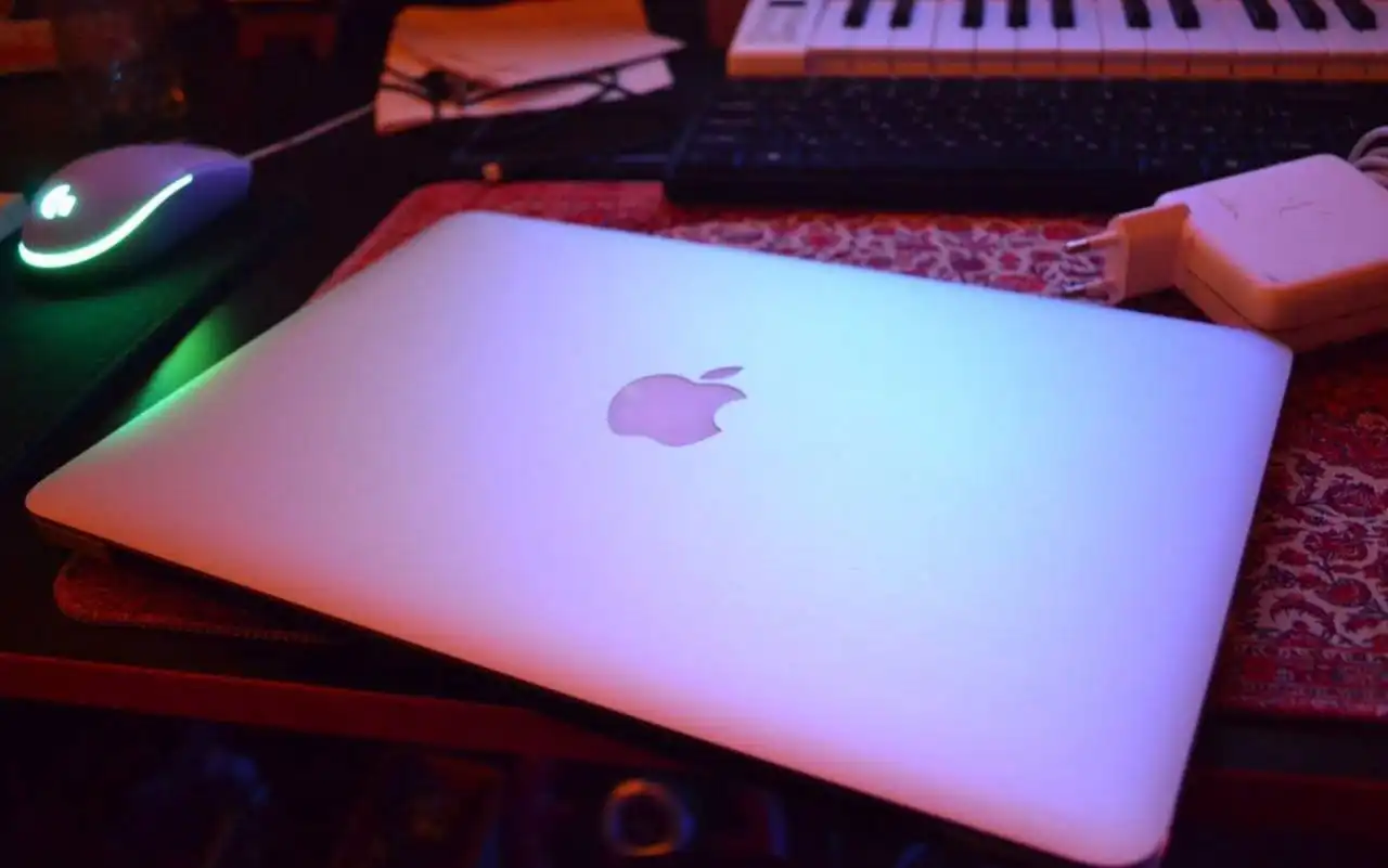 MacBook Pro 13 (2015) 128 ГБ Core i5 2.7 ГГц RAM 8 ГБ