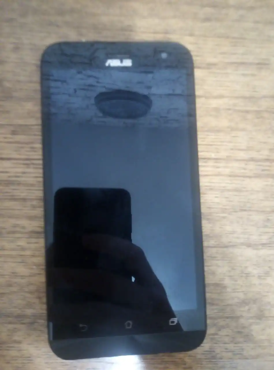 Продам Asus Zenfone 2 с неисправным аккумулятором