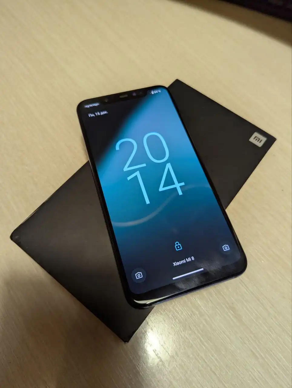 Продам Xiaomi Mi 8 6/64 GB в идеальном состоянии