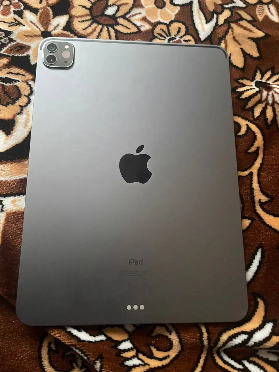 Apple iPad 11 Pro 512 ГБ с трещиной на стекле