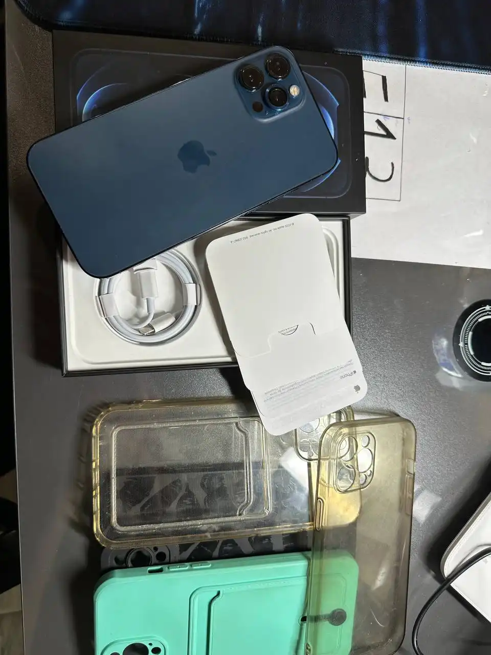 Продажа б/у iPhone 11, 13 mini, 12 Pro Max