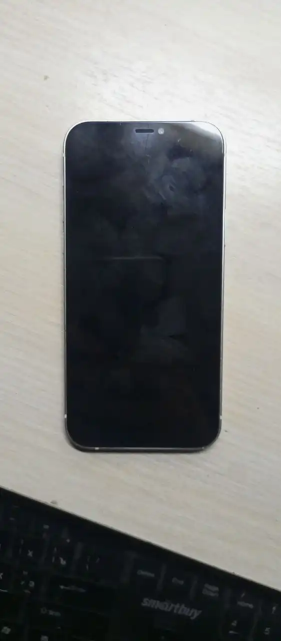 Продам Айфон 12 128 ГБ с заменёнными деталями