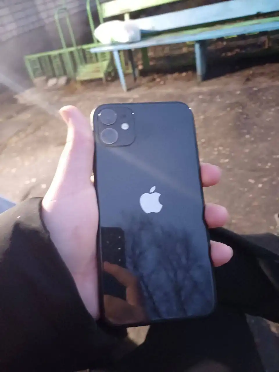 Обмен iPhone 11 64 ГБ с трещиной экрана