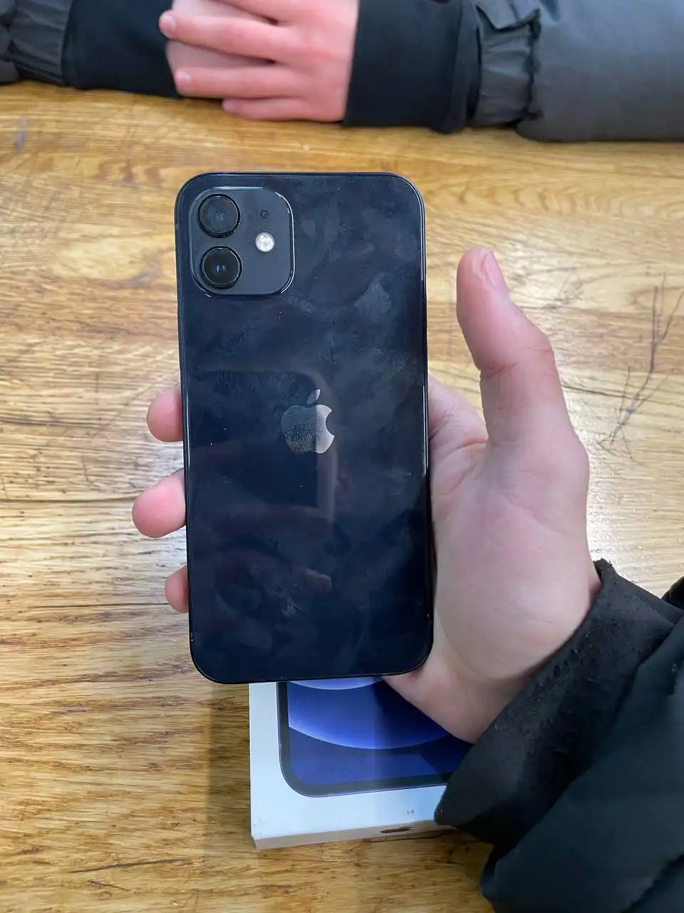 Продам iPhone 12 128 ГБ с АКБ 97%