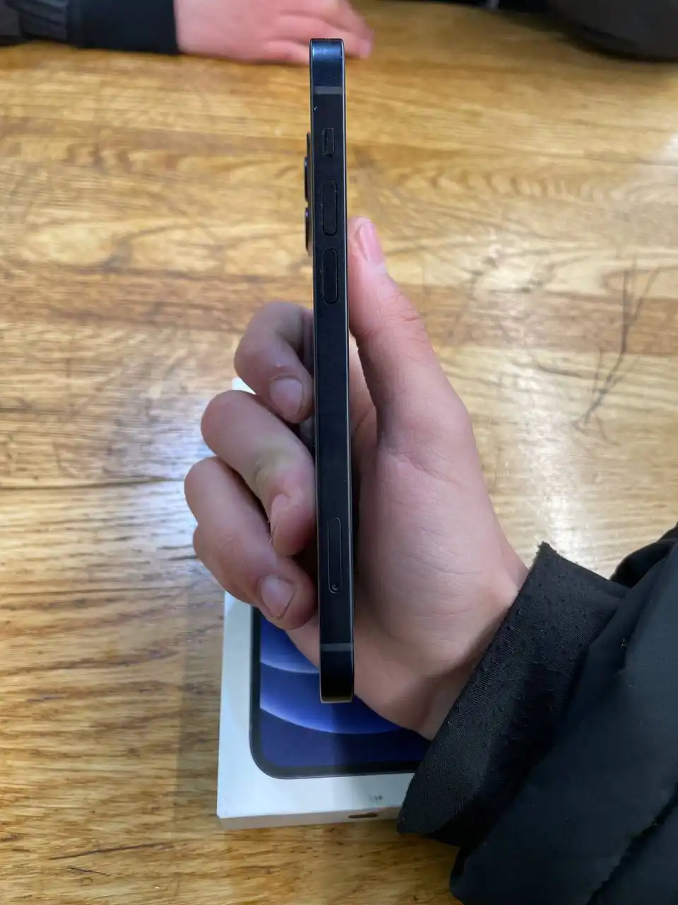 Продам iPhone 12 128 ГБ с АКБ 97%