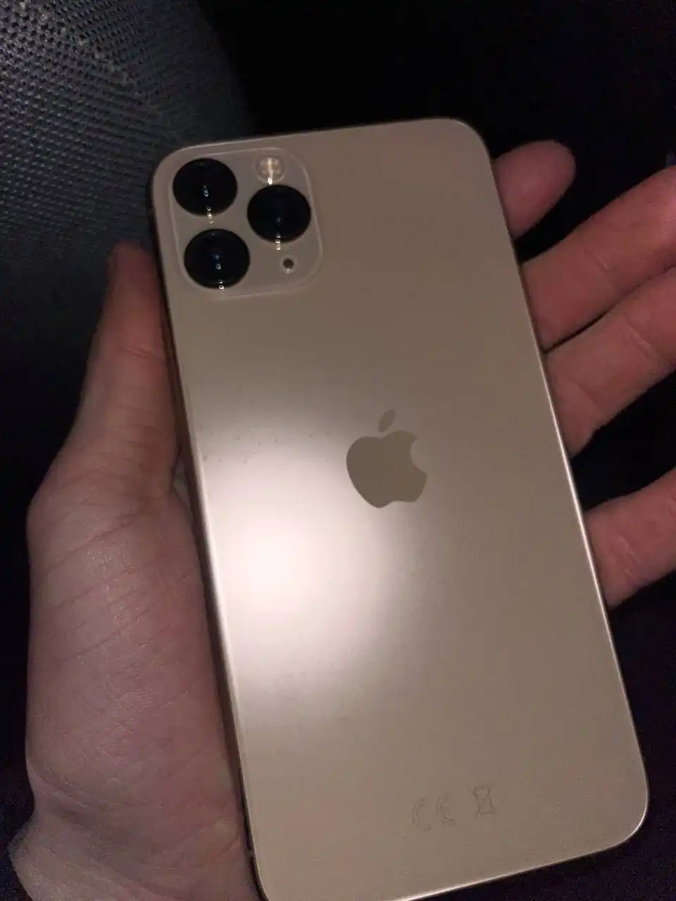 Продам iPhone 11 Pro Gold с замененным экраном