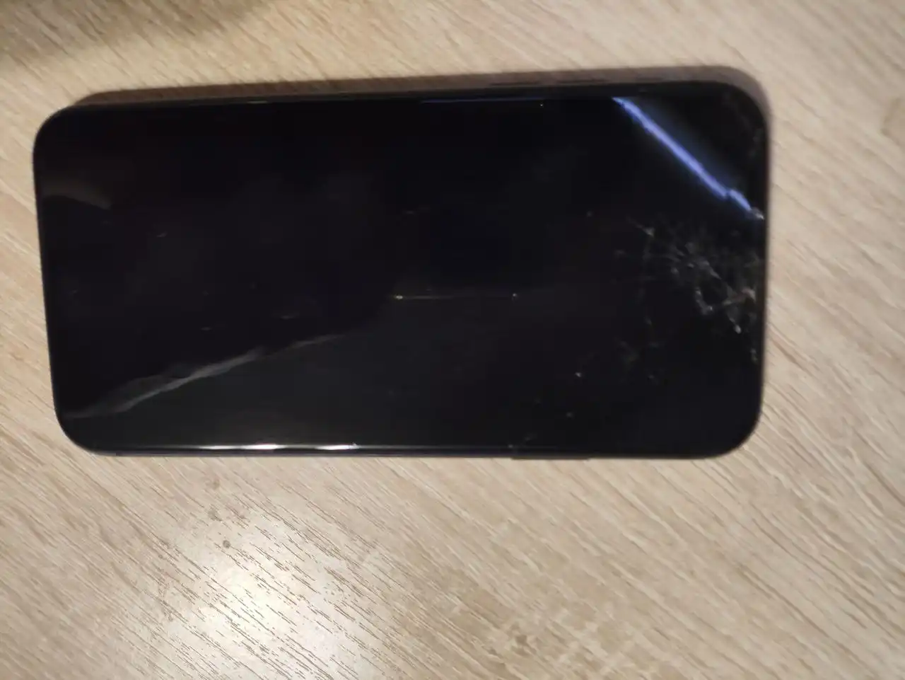 Обмен iPhone 13 и 13 mini с дефектами