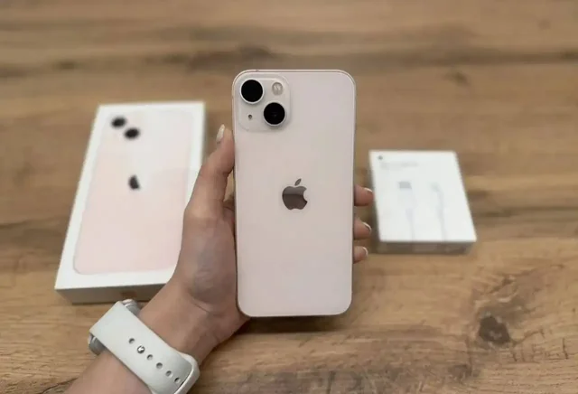 iPhone 13 128gb в идеальном состоянии с полным комплектом - Компьютеры и комплектующие в Саранск