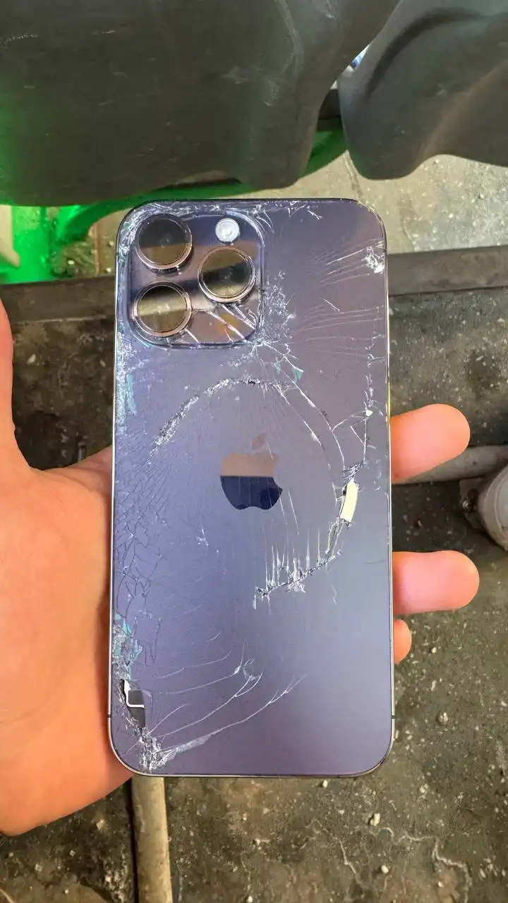 Продажа iPhone 15 Pro и iPhone 14 Pro Max - Смартфоны (Электроника) в Саранск