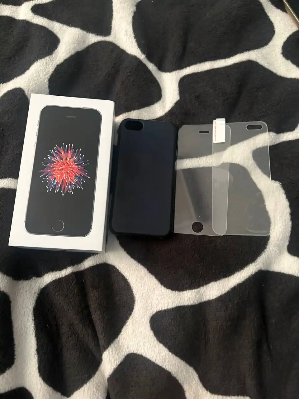 Продам iPhone SE 32GB - Смартфоны (Электроника) в Саранск