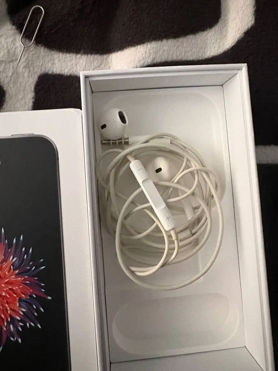 Продам iPhone SE 32GB - Смартфоны (Электроника) в Саранск