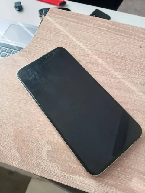 iPhone X 256 GB с небольшим сколом - Смартфоны в Саранск