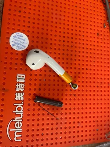 Оригинальные наушники Apple с неисправными аккумуляторами - Смартфоны и планшеты в Саранск