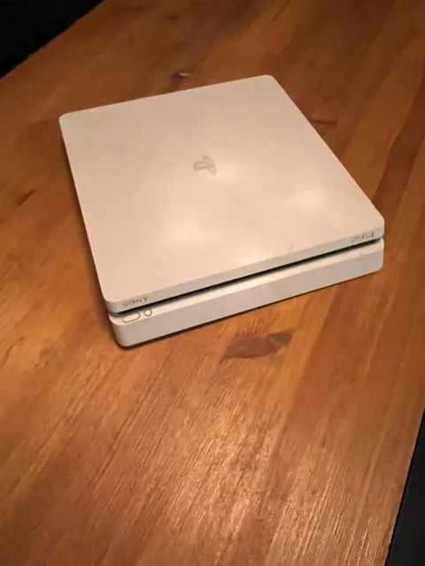 Продам PS4 - Электроника в Саранск