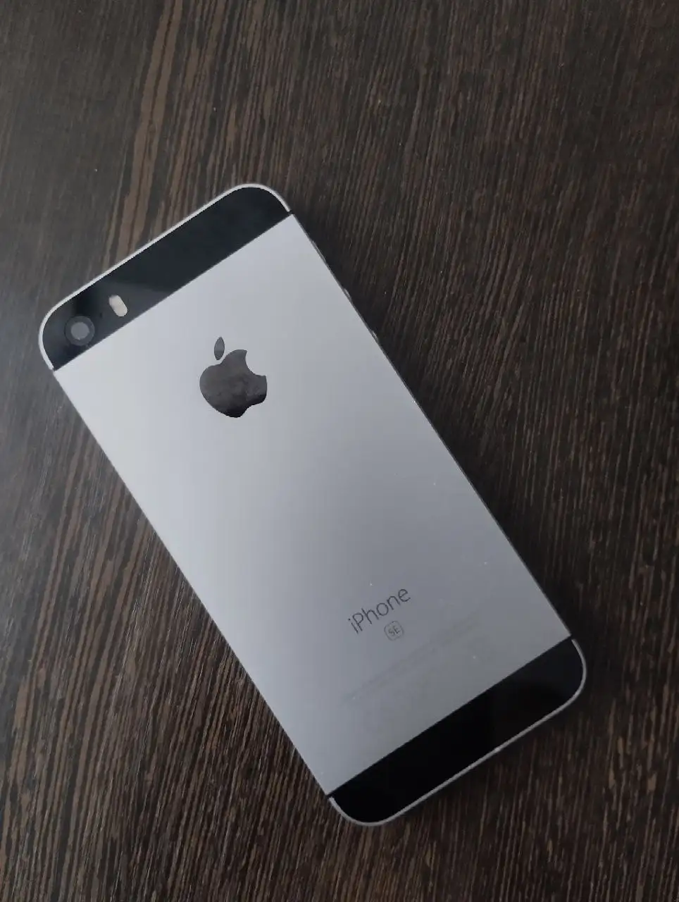 Продам iPhone SE 2016 32 ГБ серебристый - Смартфоны (Электроника) в Саранск