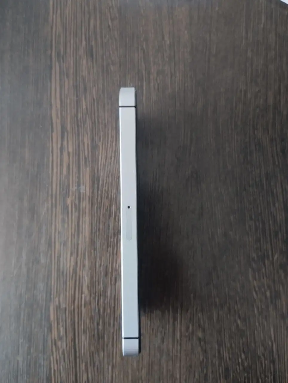 Продам iPhone SE 2016 32 ГБ серебристый - Смартфоны (Электроника) в Саранск